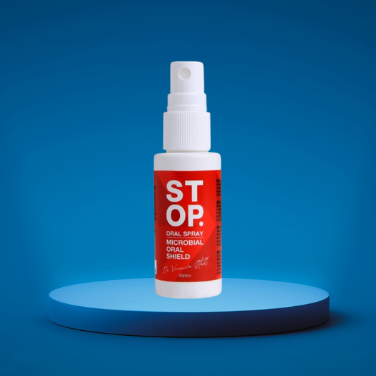 A photorealistic close‑up of hemp leaves, peppermint leaves, and a spray bottle mist on a white background. Alt: ingredi